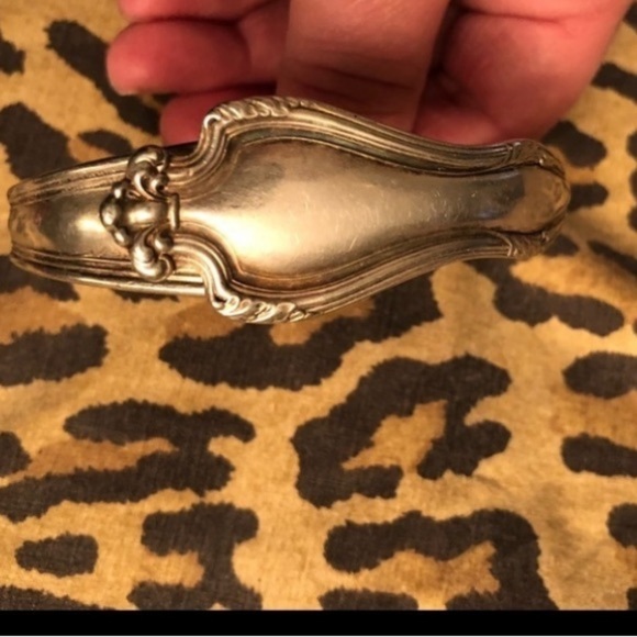 Rogers Bros Vintage Triple silver plated hinged spoon bracelet - Picture 2 of 14
